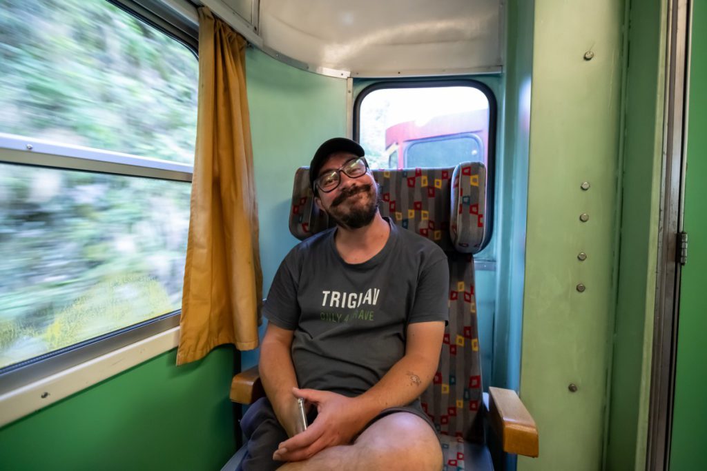 V Bohinj z vlakom; Foto: Mitja Sodja